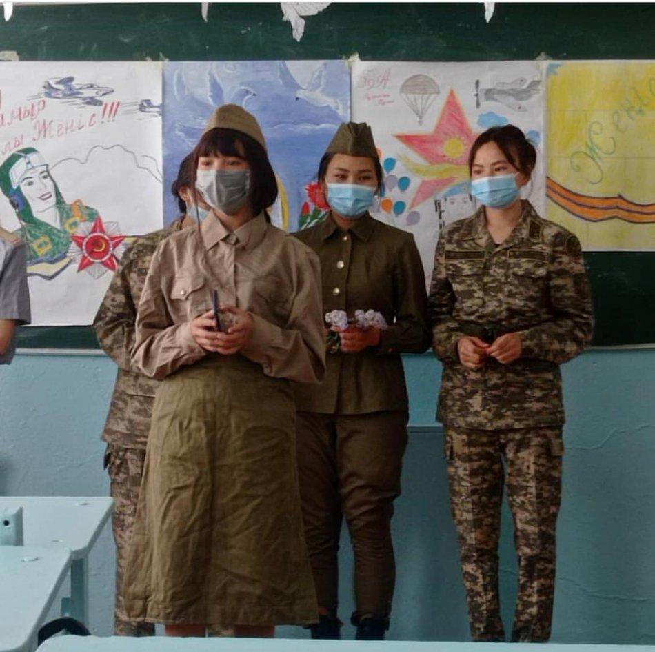 Ұлы Жеңіс күні мерекесі қарсаңында «Біз бірлесіп жеңіске жеттік!» тақырыбында тарих пән мұғалімі Архабаева Г.У. 11 «А», «Б» сынып оқушыларымен ашық сынып сағатын өткізді.