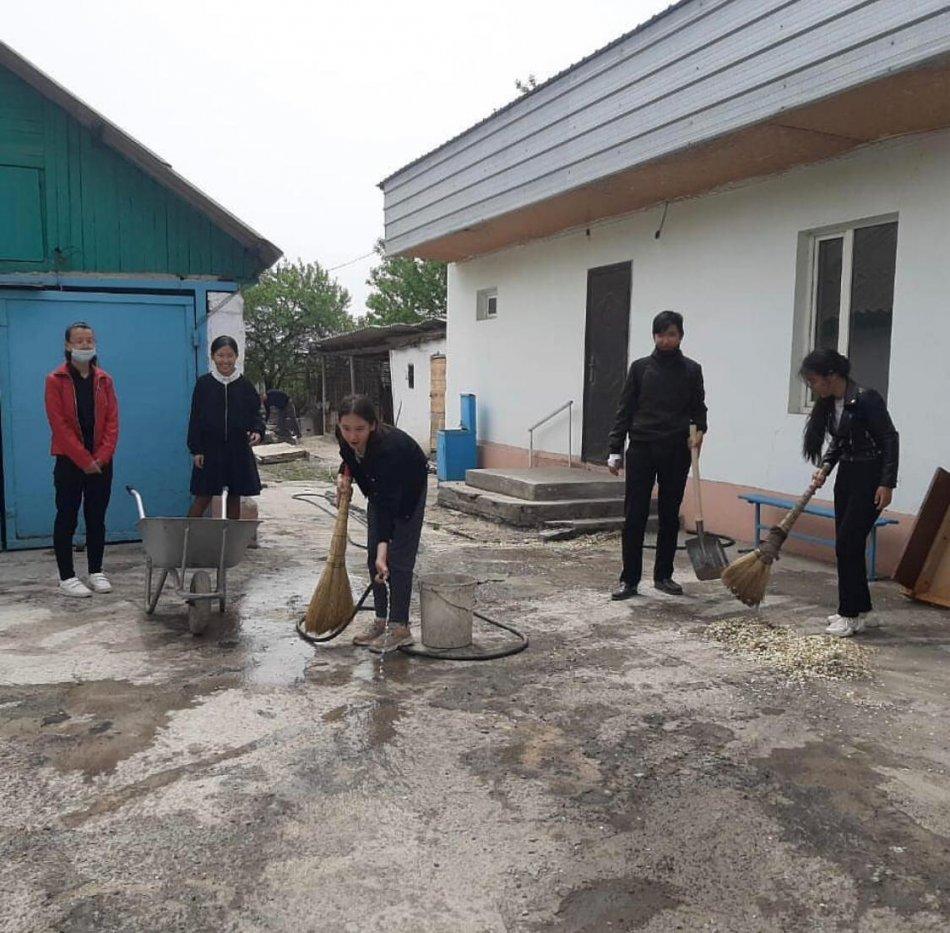 Тыл еңбеккерлері, ауылымыздың ардақты еңбек ерлері отбасыларына арнап «Ер есімі, ел есінде» тақырыбы аясында қамқоршылық көмек көрсетілді.