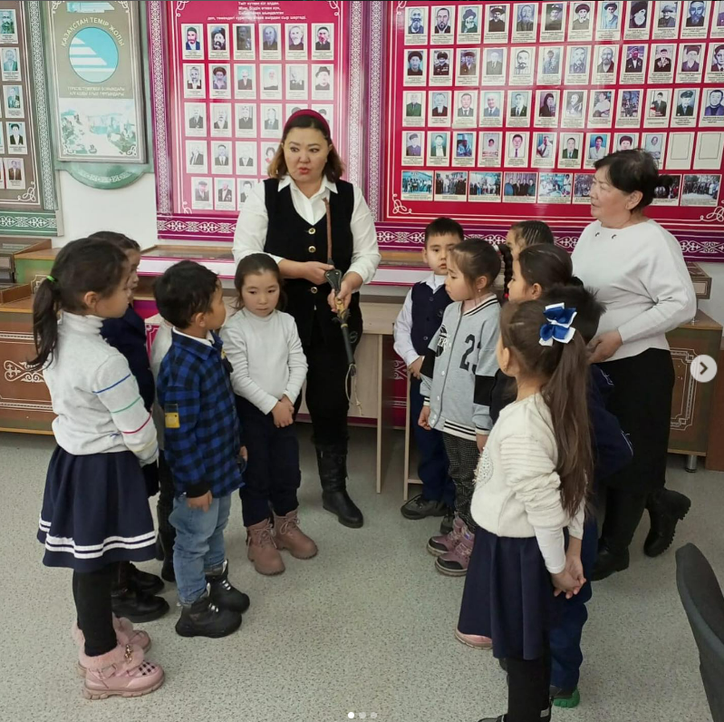 “Мәдени мұра”, “Туған жер” кіші жобасы. Мектеп оқушыларының қазақ халқының көне жәдігер бұйымдарымен танысу сәті. Мәдениет үйінде орналасқан мұражайы.