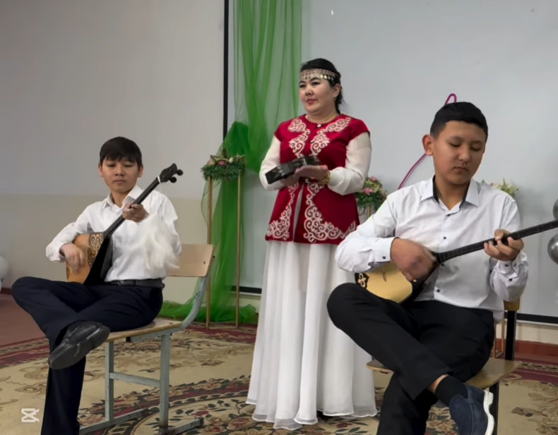 «Өз елім»атты мектепішілік ән байқауы