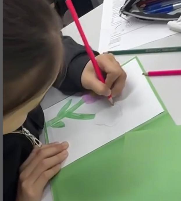 «Анама сыйлық!» тақырыбында өз қолдарымен жасаған сыйлықтары